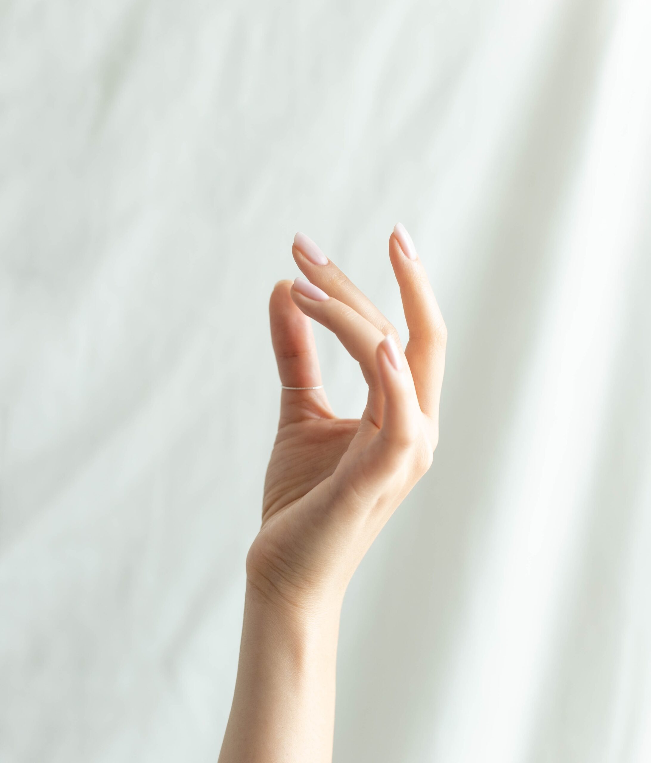 手には年齢が出ます 生活感の無い手でいられる 手の美容法 サユリログ